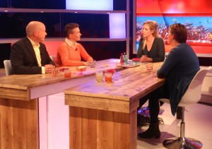 Frank en Vera samen met Ingrid Heijnen in gesprek met Anne-Marie Fokkens