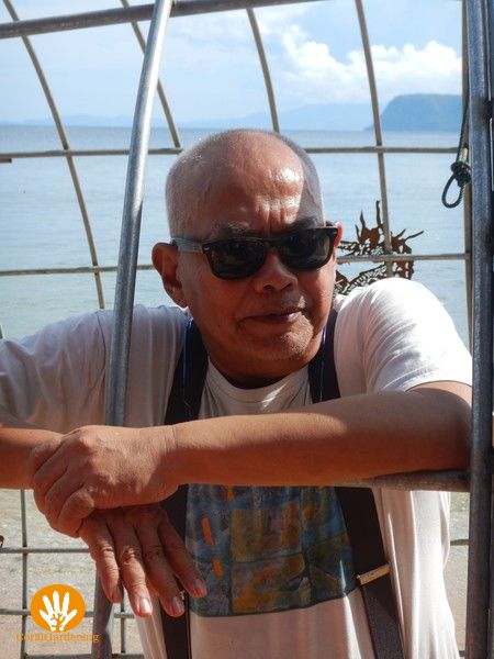 The famous Indonesian artist Teguh Ostenrik, who designed the Domus Hippocampi.