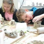 Kinderen ontwerpen nieuwe beelden voor de CoralGarden op de Duikvaker 2016.