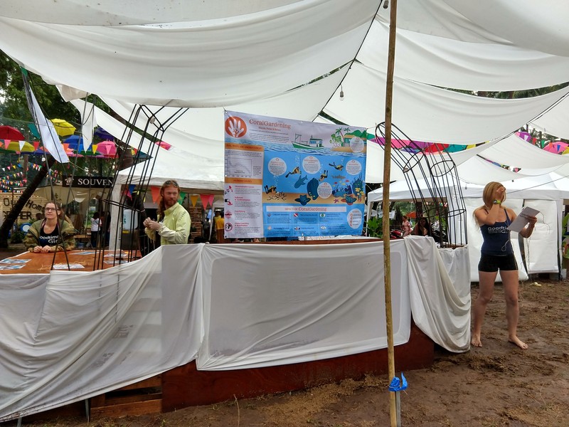 Our booth a day time, created with the finger from our next statue: the hands.