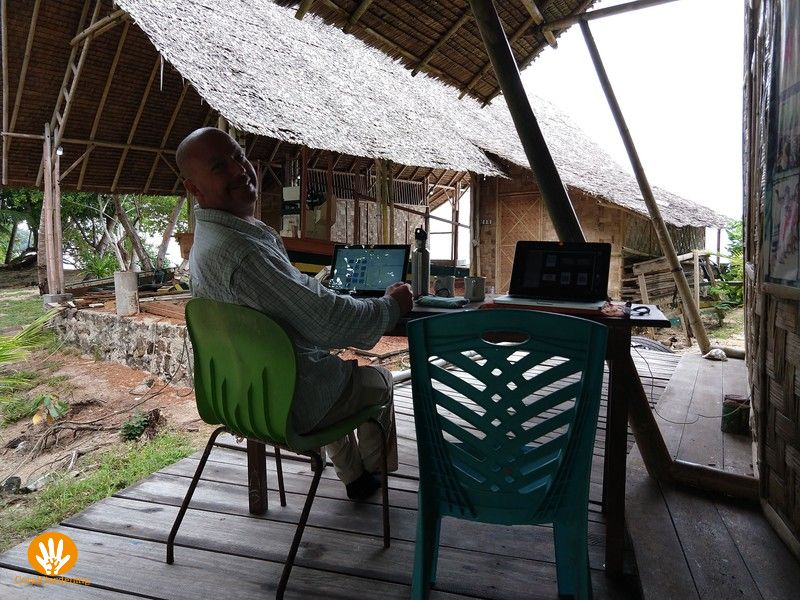 anaf ons bureau hebben we een prachtig uitzicht op zee.