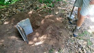The mold buried in the ground