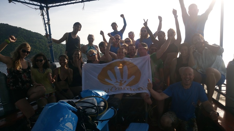 Volunteers that put third and forth flower in the CoralGarden